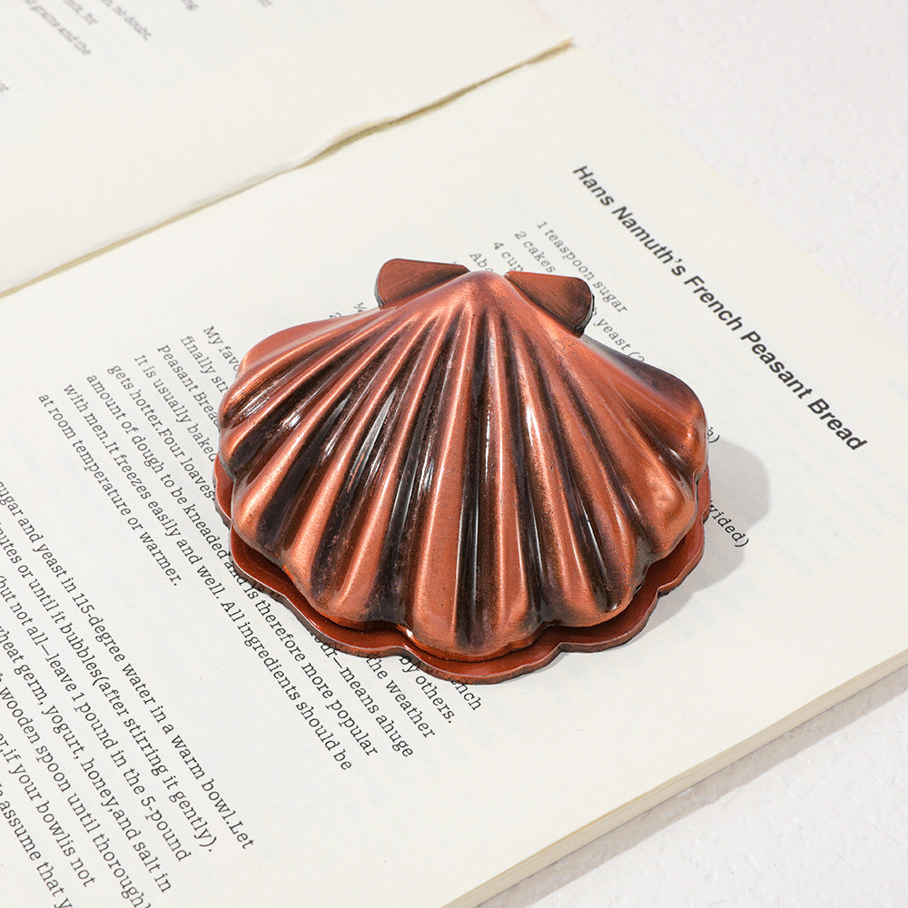 Vintage Metal shell clip