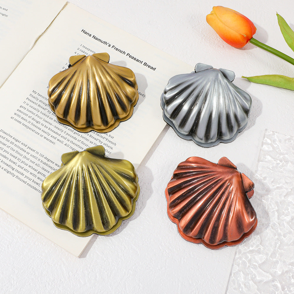 Vintage Metal shell clip