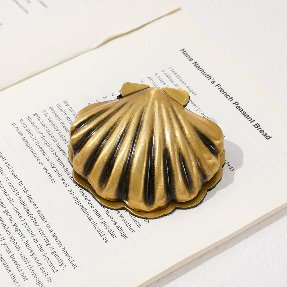 Vintage Metal shell clip